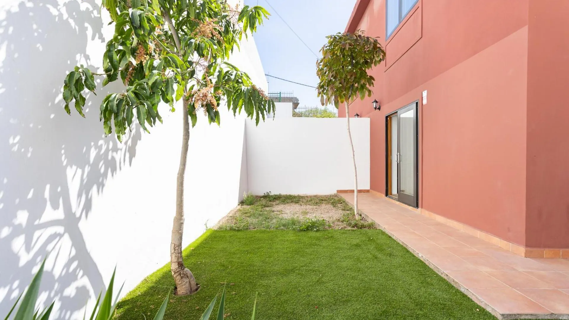 فيلا Casa Malo Garden And Sea View Townhouse La Jaca بيت للعطل